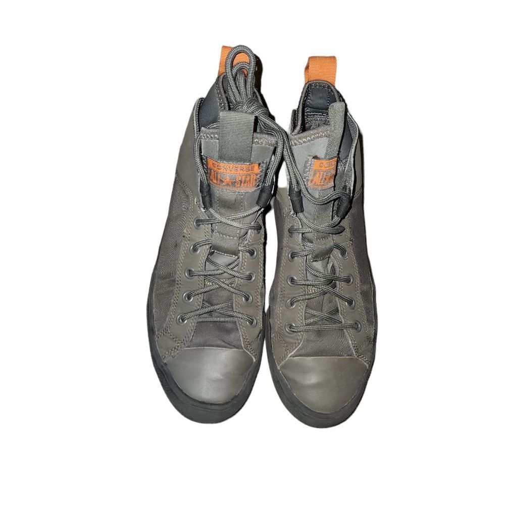 Converse Chuck Taylor All Stars Sneakers Size 4